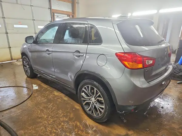 JA4AR3AU0HZ064098 2017 MITSUBISHI OUTLANDER - Image 2