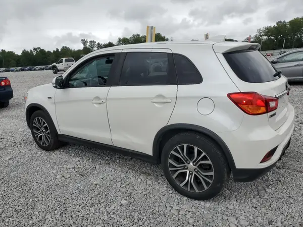 JA4AR3AU0JU000341 2018 MITSUBISHI OUTLANDER - Image 2