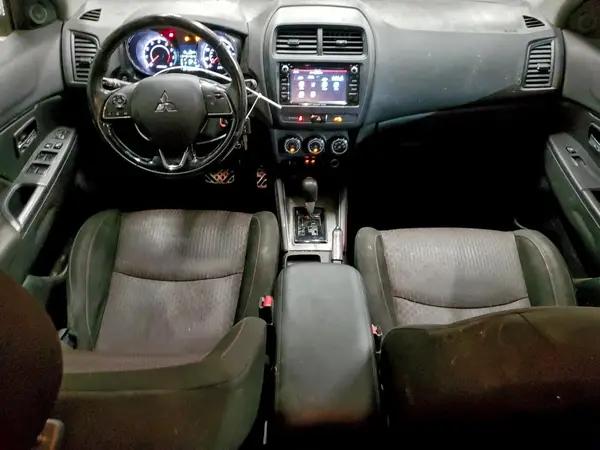 JA4AR3AU0JU006317 2018 MITSUBISHI OUTLANDER - Image 8