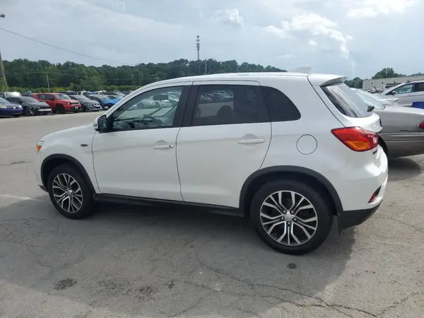 JA4AR3AU0JU006964 2018 MITSUBISHI OUTLANDER - Image 2