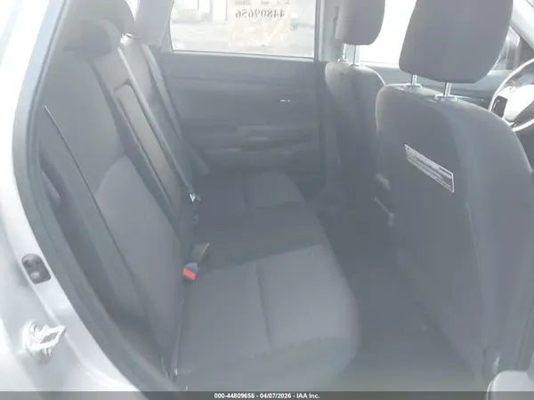 JA4AR3AU0JU008973 2018 MITSUBISHI OUTLANDER - Image 8