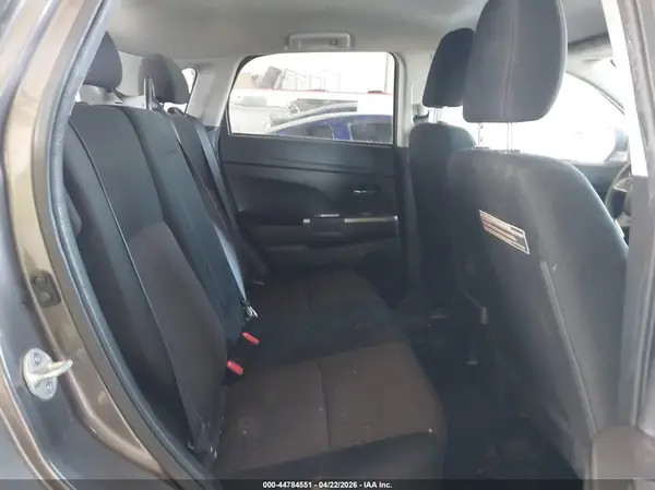 JA4AR3AU0JU016281 2018 MITSUBISHI OUTLANDER - Image 8
