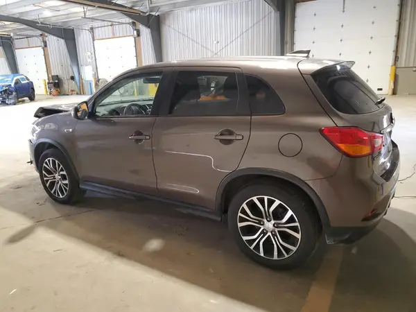 JA4AR3AU0JU019021 2018 MITSUBISHI OUTLANDER - Image 2