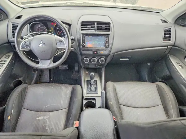 JA4AR3AU0JU020833 2018 MITSUBISHI OUTLANDER - Image 8