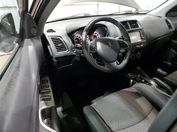 JA4AR3AU0JU023599 2018 MITSUBISHI OUTLANDER - Image 8