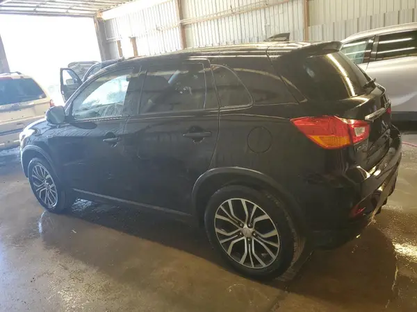 JA4AR3AU0JU023618 2018 MITSUBISHI OUTLANDER - Image 2