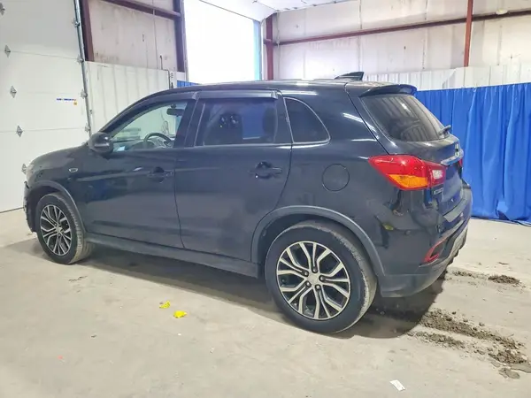 JA4AR3AU0JZ001430 2018 MITSUBISHI OUTLANDER - Image 2