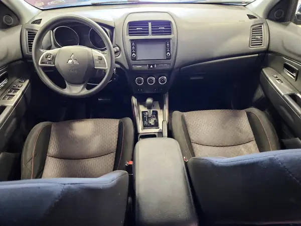 JA4AR3AU0JZ001797 2018 MITSUBISHI OUTLANDER - Image 8