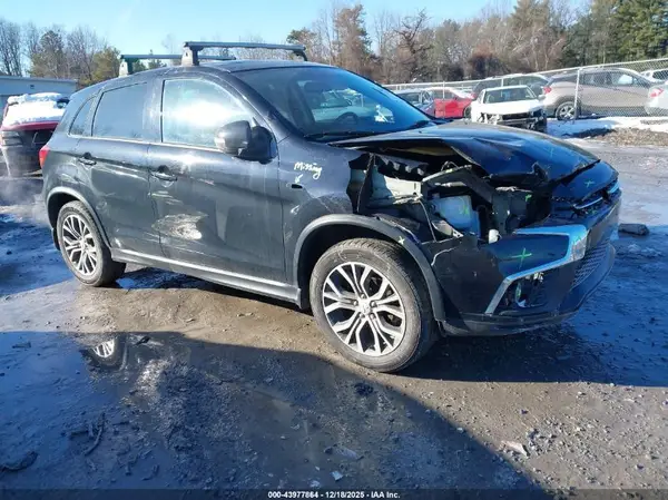 JA4AR3AU0JZ002531 2018 MITSUBISHI OUTLANDER - Image 1