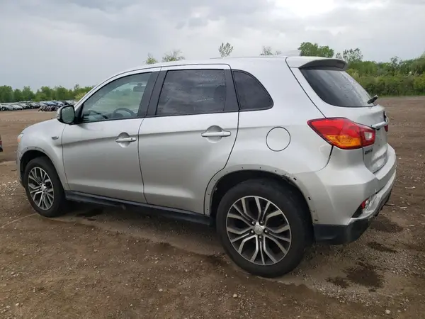 JA4AR3AU0JZ005087 2018 MITSUBISHI OUTLANDER - Image 2