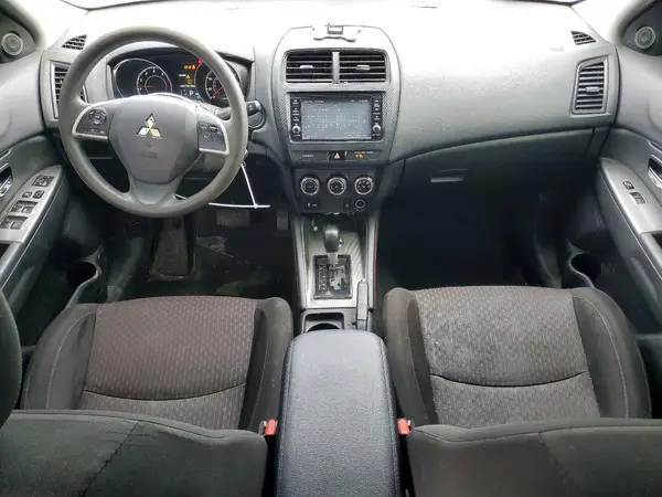JA4AR3AU0JZ012766 2018 MITSUBISHI OUTLANDER - Image 8