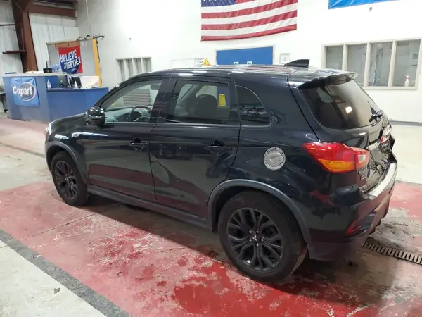 JA4AR3AU0JZ021323 2018 MITSUBISHI OUTLANDER - Image 2
