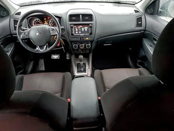 JA4AR3AU0JZ021340 2018 MITSUBISHI OUTLANDER - Image 8