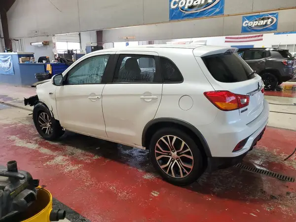 JA4AR3AU0JZ026716 2018 MITSUBISHI OUTLANDER - Image 2