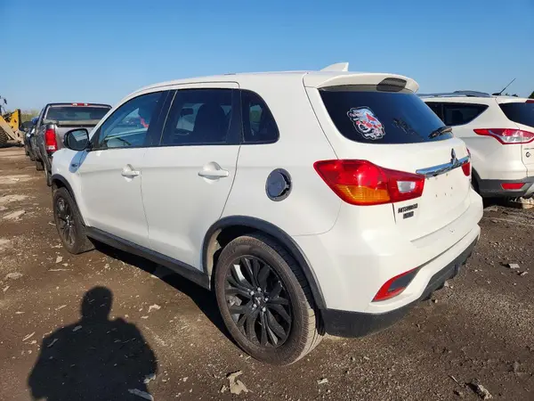JA4AR3AU0KU009591 2019 MITSUBISHI OUTLANDER - Image 2