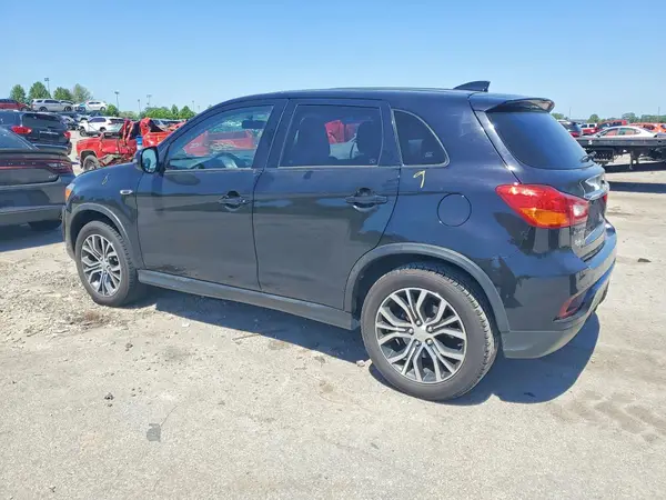 JA4AR3AU0KU011468 2019 MITSUBISHI OUTLANDER - Image 2