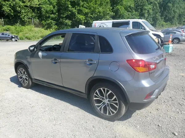 JA4AR3AU0KU030411 2019 MITSUBISHI OUTLANDER - Image 2
