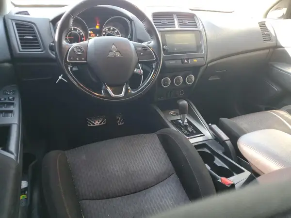 JA4AR3AU0KU031168 2019 MITSUBISHI OUTLANDER - Image 8
