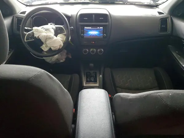 JA4AR3AU0LU011004 2020 MITSUBISHI OUTLANDER - Image 8