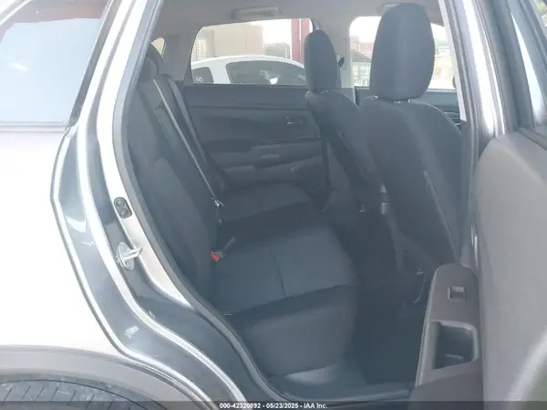 JA4AR3AU0LU013786 2020 MITSUBISHI OUTLANDER - Image 8