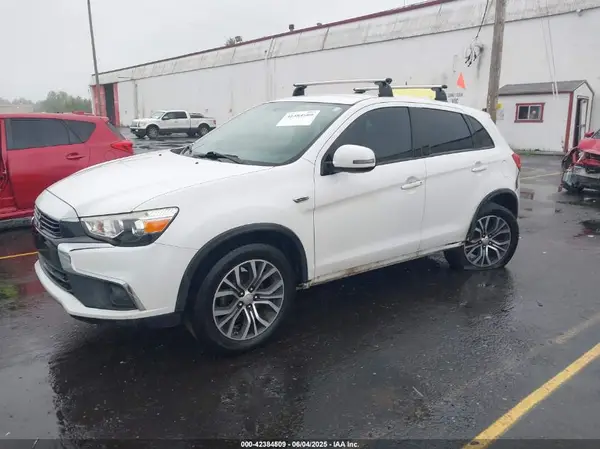 JA4AR3AU1HZ002564 2017 MITSUBISHI OUTLANDER - Image 2