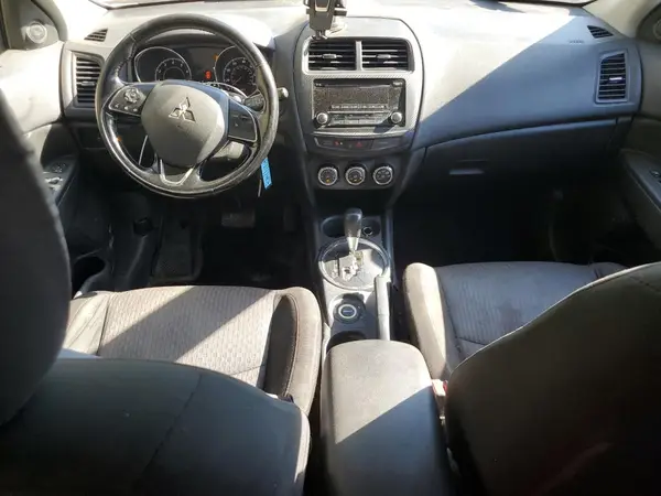 JA4AR3AU1HZ006811 2017 MITSUBISHI OUTLANDER - Image 8
