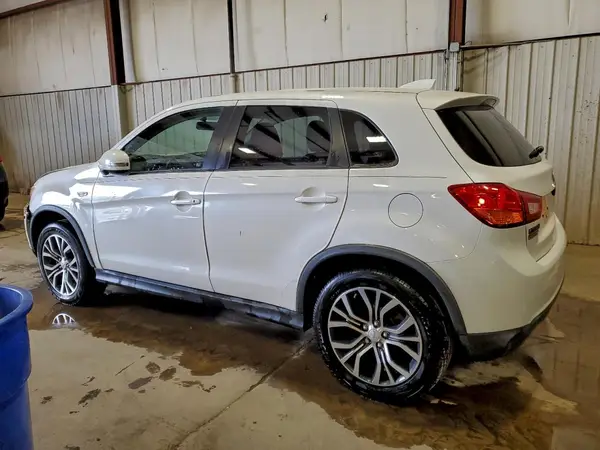 JA4AR3AU1HZ009322 2017 MITSUBISHI OUTLANDER - Image 2