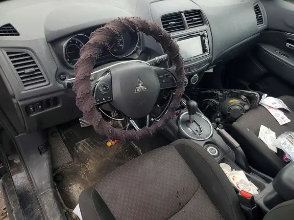 JA4AR3AU1HZ036682 2017 MITSUBISHI OUTLANDER - Image 8