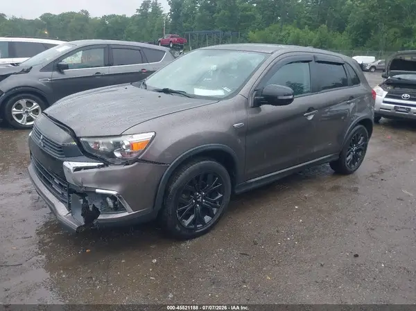 JA4AR3AU1HZ037444 2017 MITSUBISHI OUTLANDER - Image 2