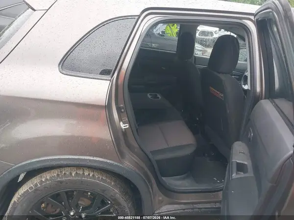 JA4AR3AU1HZ037444 2017 MITSUBISHI OUTLANDER - Image 8