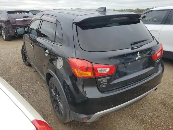 JA4AR3AU1HZ037816 2017 MITSUBISHI OUTLANDER - Image 2