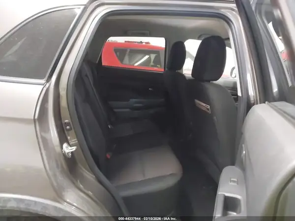 JA4AR3AU1HZ042238 2017 MITSUBISHI OUTLANDER - Image 8