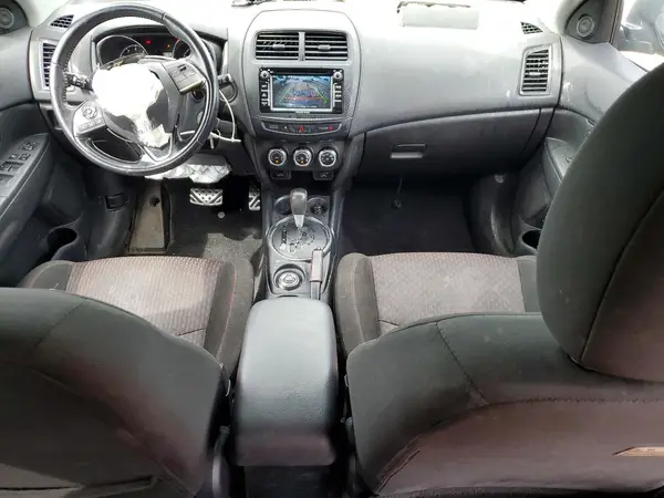 JA4AR3AU1HZ047133 2017 MITSUBISHI OUTLANDER - Image 8