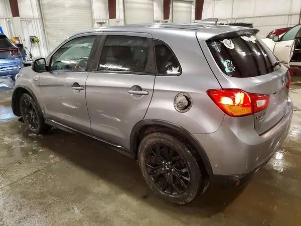 JA4AR3AU1HZ047942 2017 MITSUBISHI OUTLANDER - Image 2