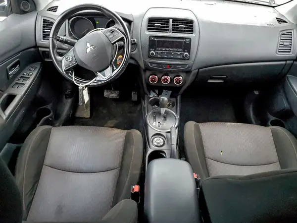 JA4AR3AU1HZ060657 2017 MITSUBISHI OUTLANDER - Image 8