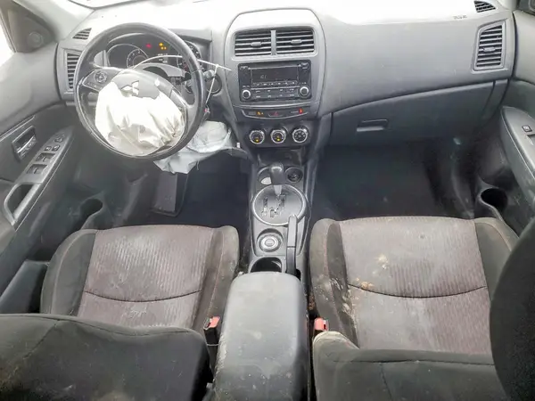 JA4AR3AU1HZ067463 2017 MITSUBISHI OUTLANDER - Image 8