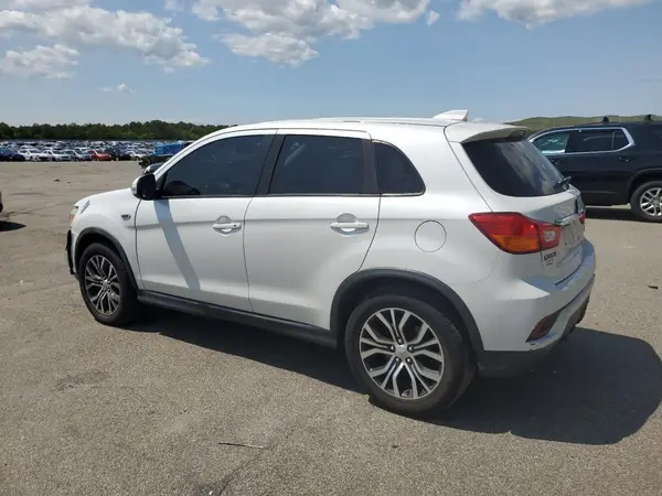 JA4AR3AU1JU000431 2018 MITSUBISHI OUTLANDER - Image 2
