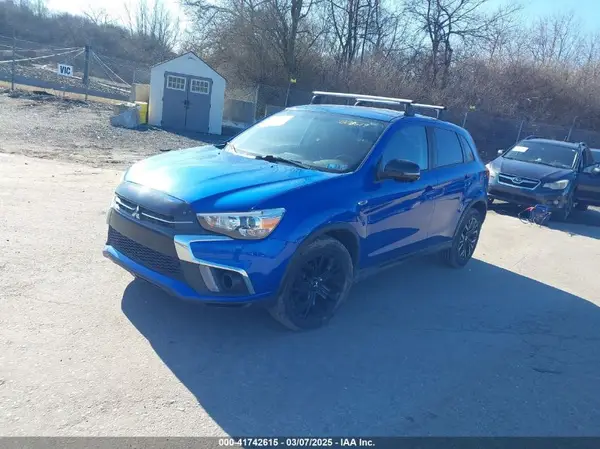 JA4AR3AU1JU003619 2018 MITSUBISHI OUTLANDER - Image 2