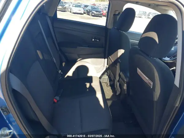 JA4AR3AU1JU003619 2018 MITSUBISHI OUTLANDER - Image 8