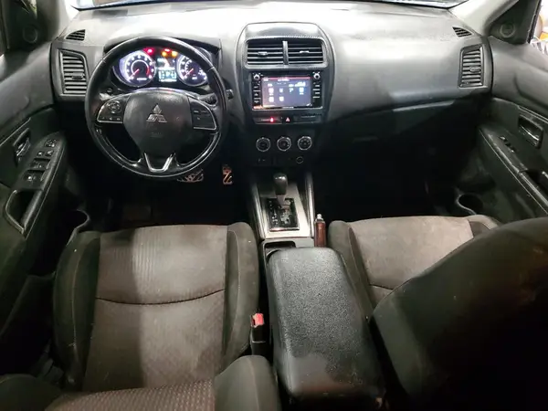 JA4AR3AU1JU003913 2018 MITSUBISHI OUTLANDER - Image 8