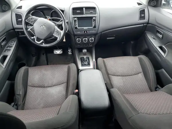 JA4AR3AU1JU004057 2018 MITSUBISHI OUTLANDER - Image 8