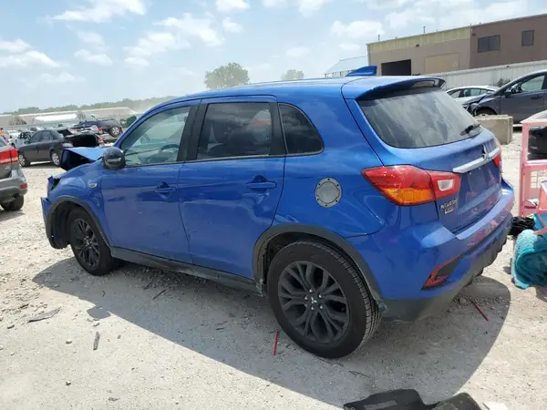 JA4AR3AU1JU004771 2018 MITSUBISHI OUTLANDER - Image 2