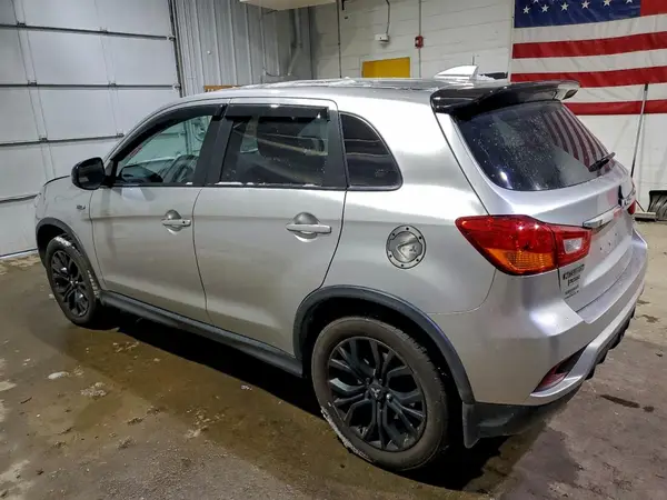 JA4AR3AU1JU007038 2018 MITSUBISHI OUTLANDER - Image 2