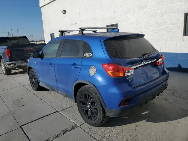 JA4AR3AU1JU007590 2018 MITSUBISHI OUTLANDER - Image 2