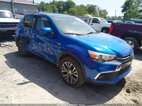JA4AR3AU1JU013860 2018 MITSUBISHI OUTLANDER - Image 1