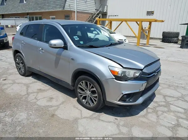 JA4AR3AU1JU017780 2018 MITSUBISHI OUTLANDER - Image 1