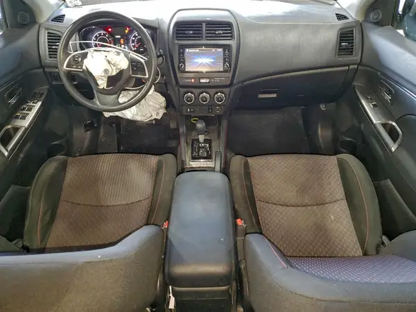 JA4AR3AU1JU021974 2018 MITSUBISHI OUTLANDER - Image 8