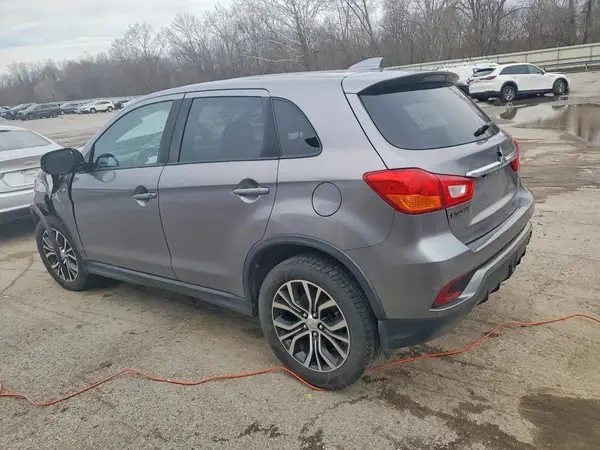 JA4AR3AU1JU022025 2018 MITSUBISHI OUTLANDER - Image 2