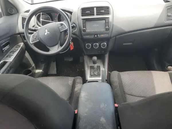 JA4AR3AU1JU022137 2018 MITSUBISHI OUTLANDER - Image 8
