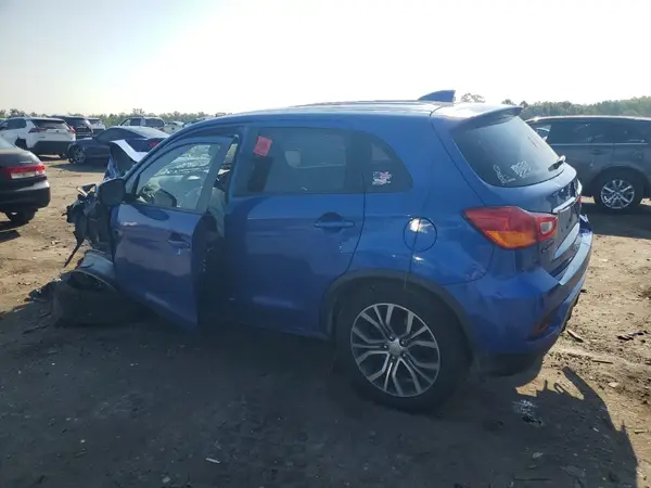 JA4AR3AU1JU023403 2018 MITSUBISHI OUTLANDER - Image 2